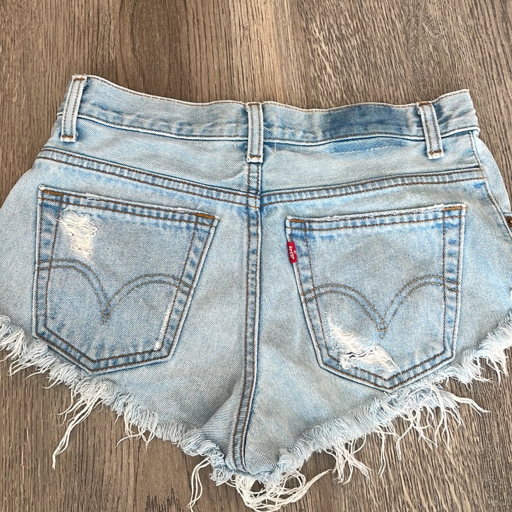 VINTAGE LEVI DENIM SHORTS